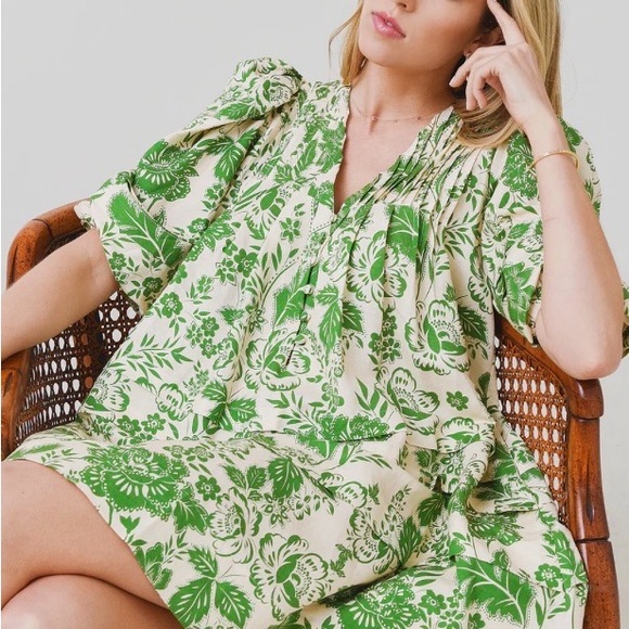 Hunter Bell Jenkins mini dress size M in Green garden Floral.